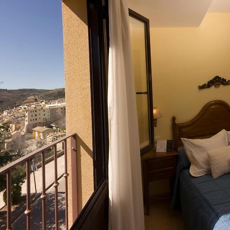 Hotel Mayno Pastrana Pokoj fotografie
